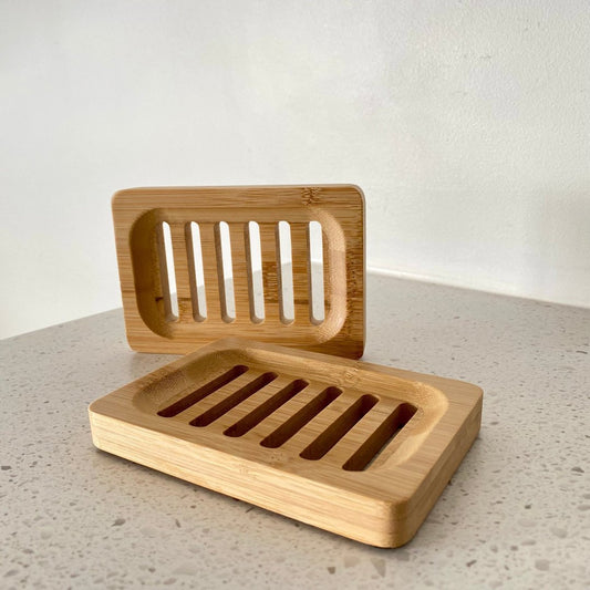 High-quality bamboo soap holder with connected bamboo strips in the centre, designed to keep soap dry with enhanced drainage and ventilation.